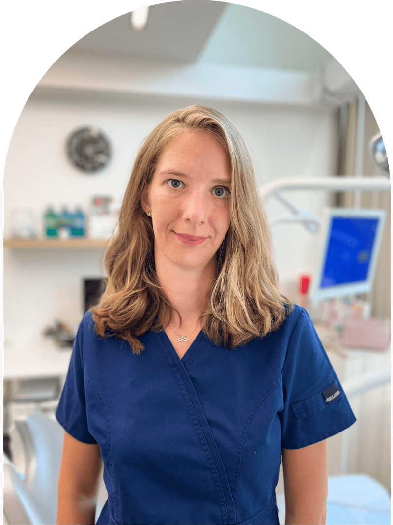 Dr. Hajnáczky Judit - fogorvos - esztétikai fogászat és fogpótlás specialista